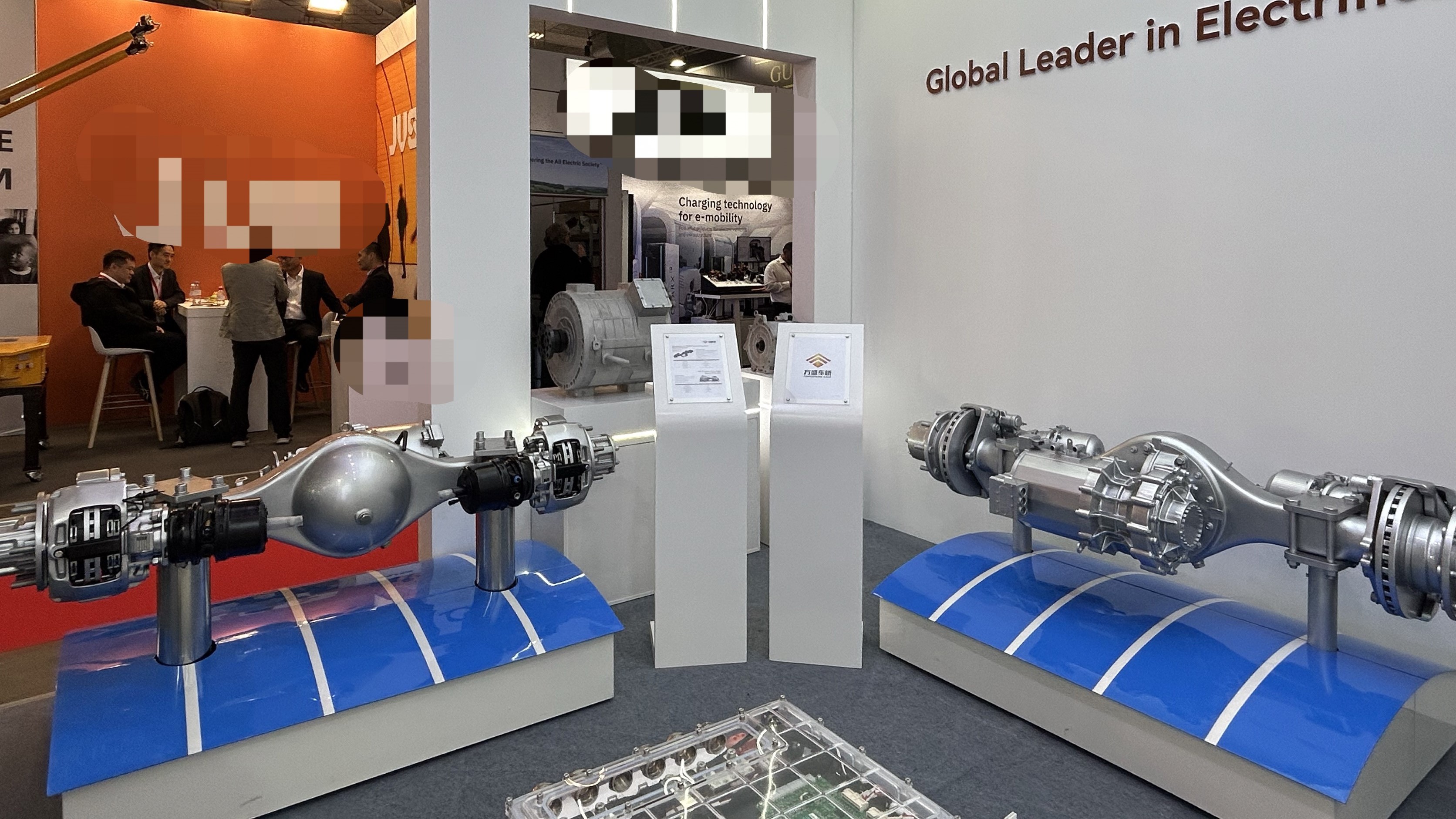 驅動未來——方盛車橋亮相2025年布魯塞爾世界客車博覽會