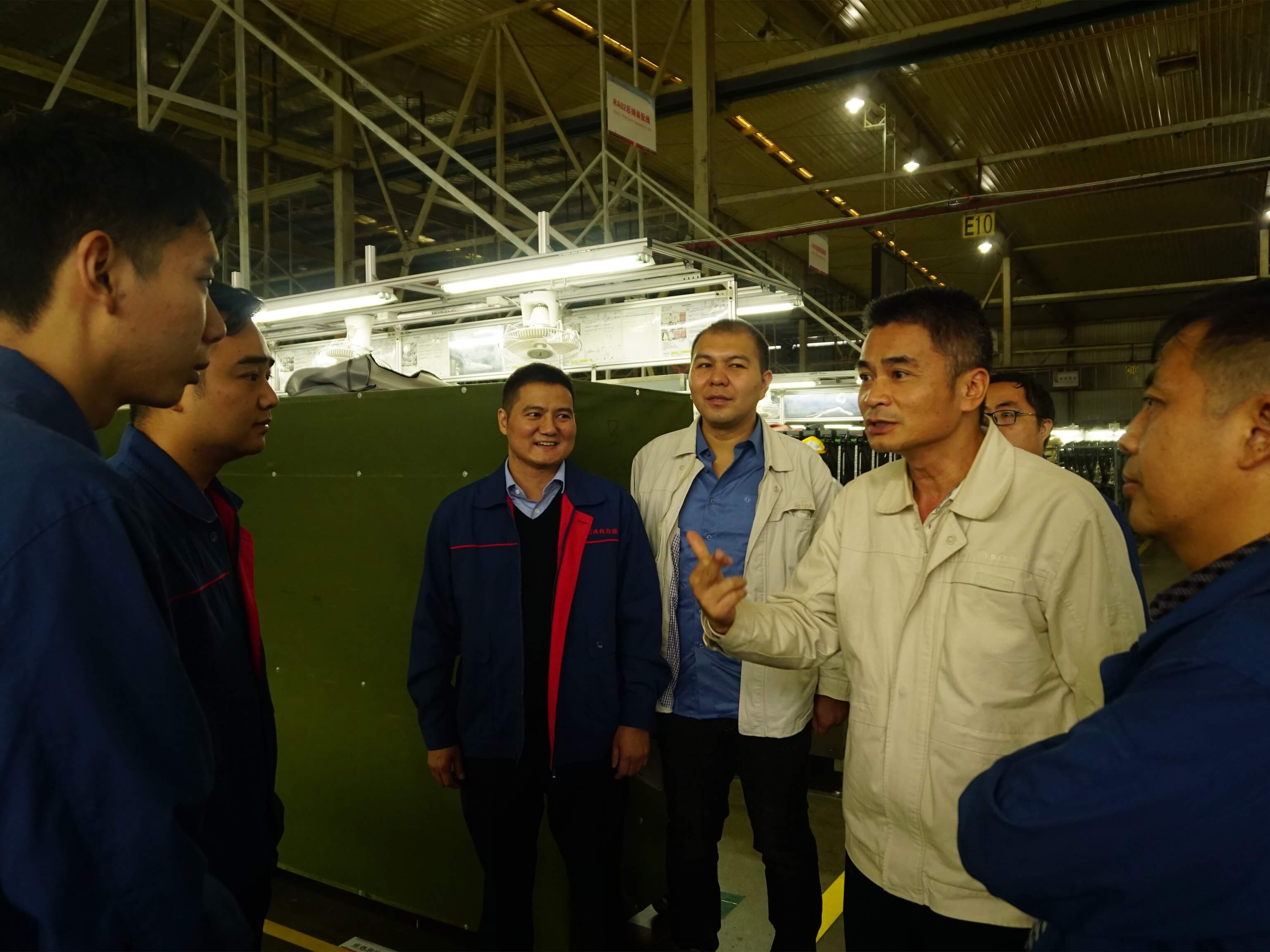 1605852247263813.jpg 柳汽總經(jīng)理助理至東李方盛審核指導(dǎo)工作_副本 (1).jpg