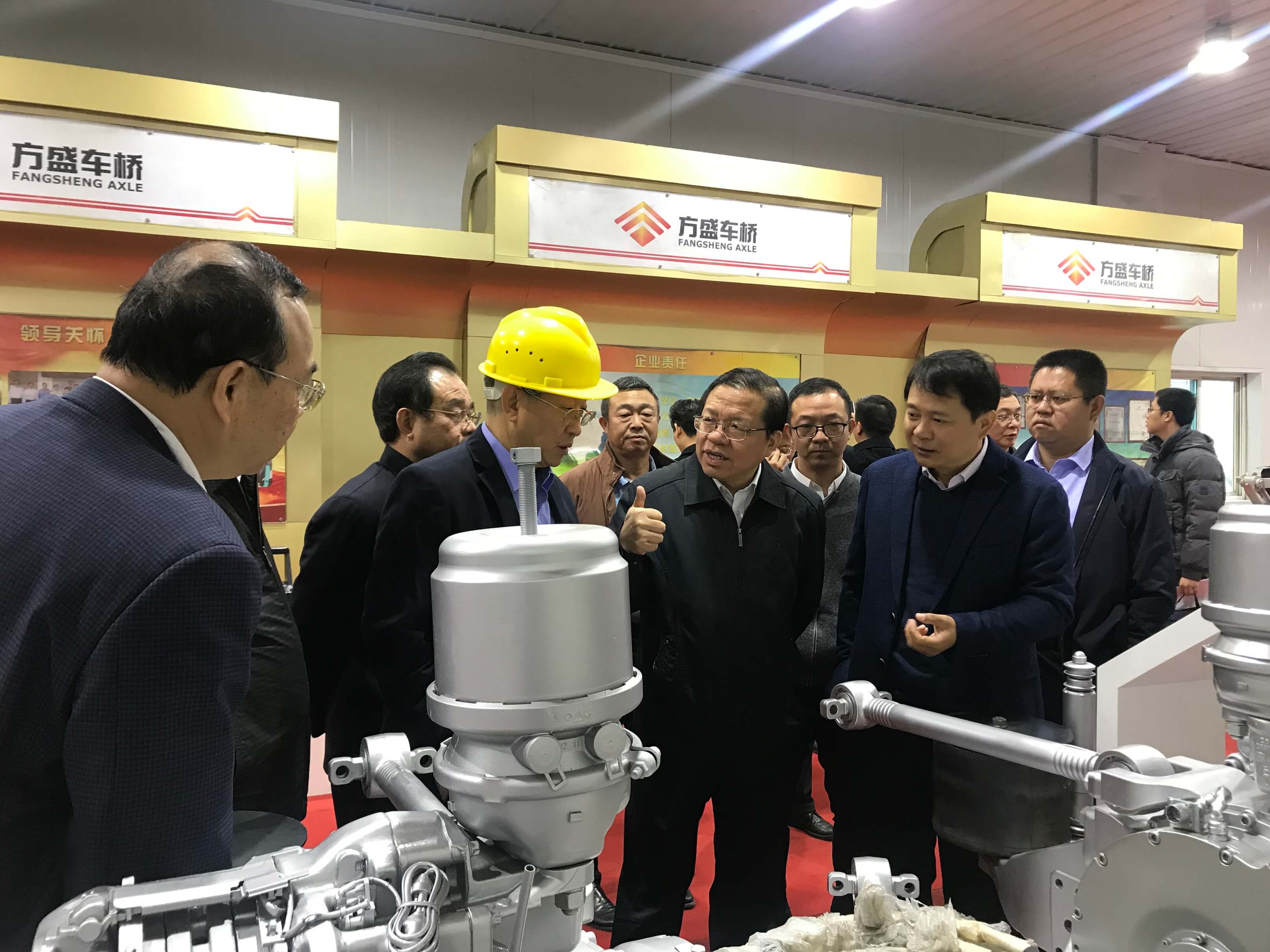 1605854048538533.jpg 自治區副主席秦如培一行蒞臨方盛車橋公司視察指導工作 (1).JPG